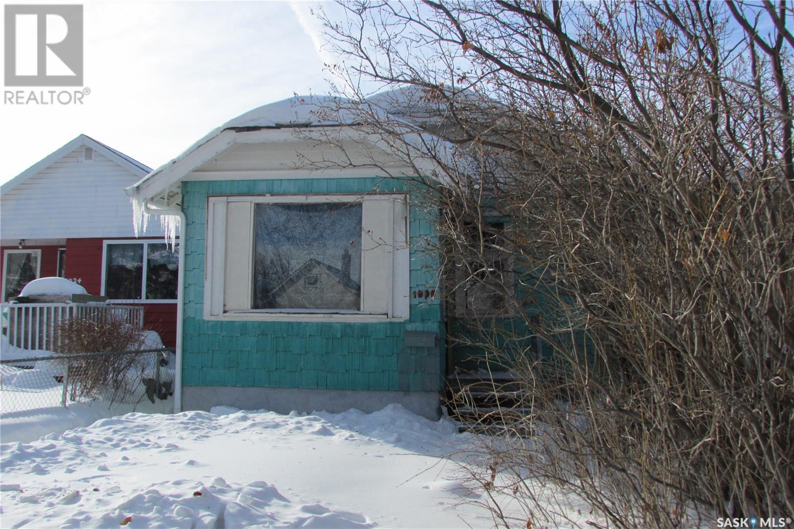 1020 Robinson Street, Regina, Saskatchewan  S4T 2M7 - Photo 1 - SK987213