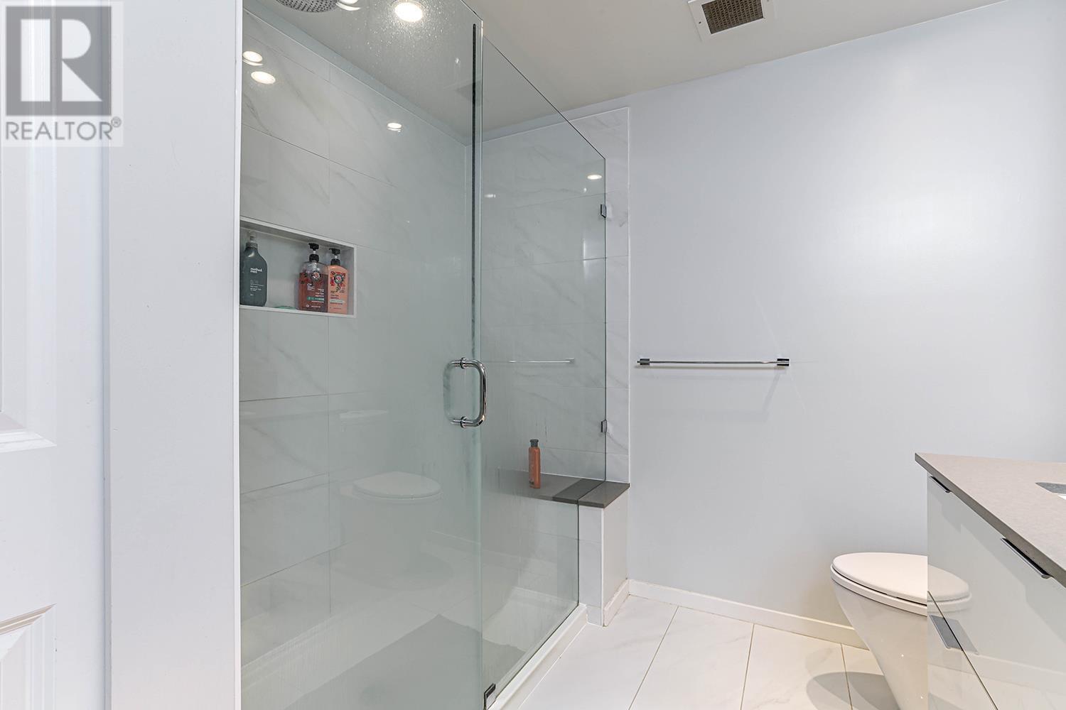 Listing Picture 21 of 32 : 3506 6638 DUNBLANE AVENUE, Burnaby / 本拿比 - 魯藝地產 Yvonne Lu Group - MLS Medallion Club Member