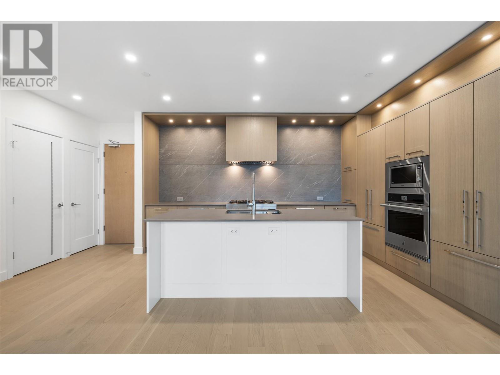 Property at 3389 Lakeshore Road Unit# 403 image 5