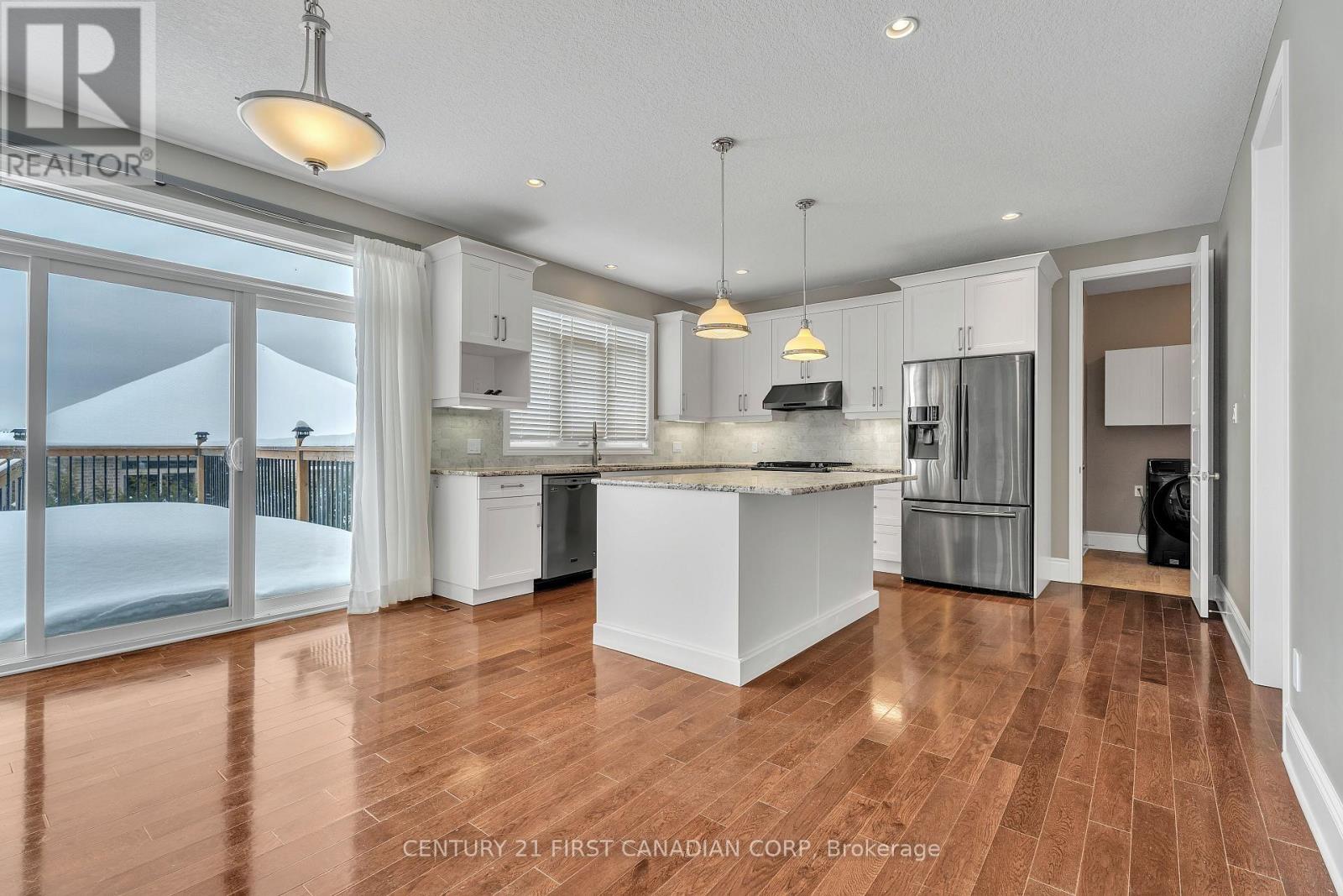 Photo 10 of 41 for 2258 Dauncey Crescent