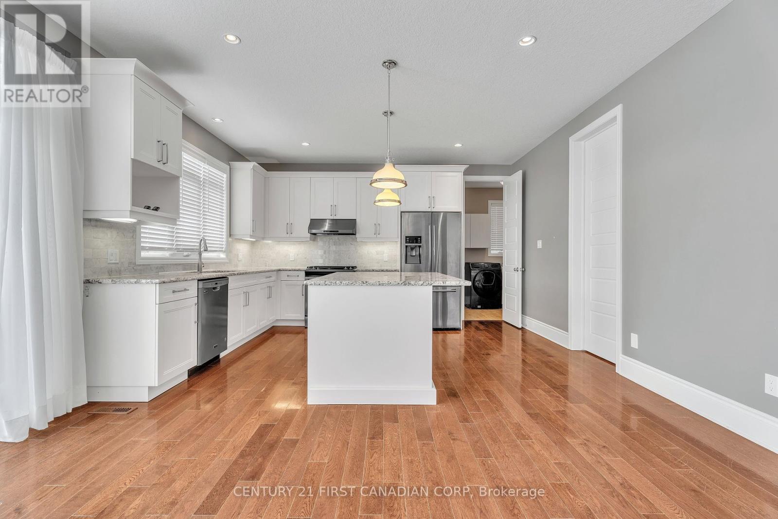 Photo 11 of 41 for 2258 Dauncey Crescent