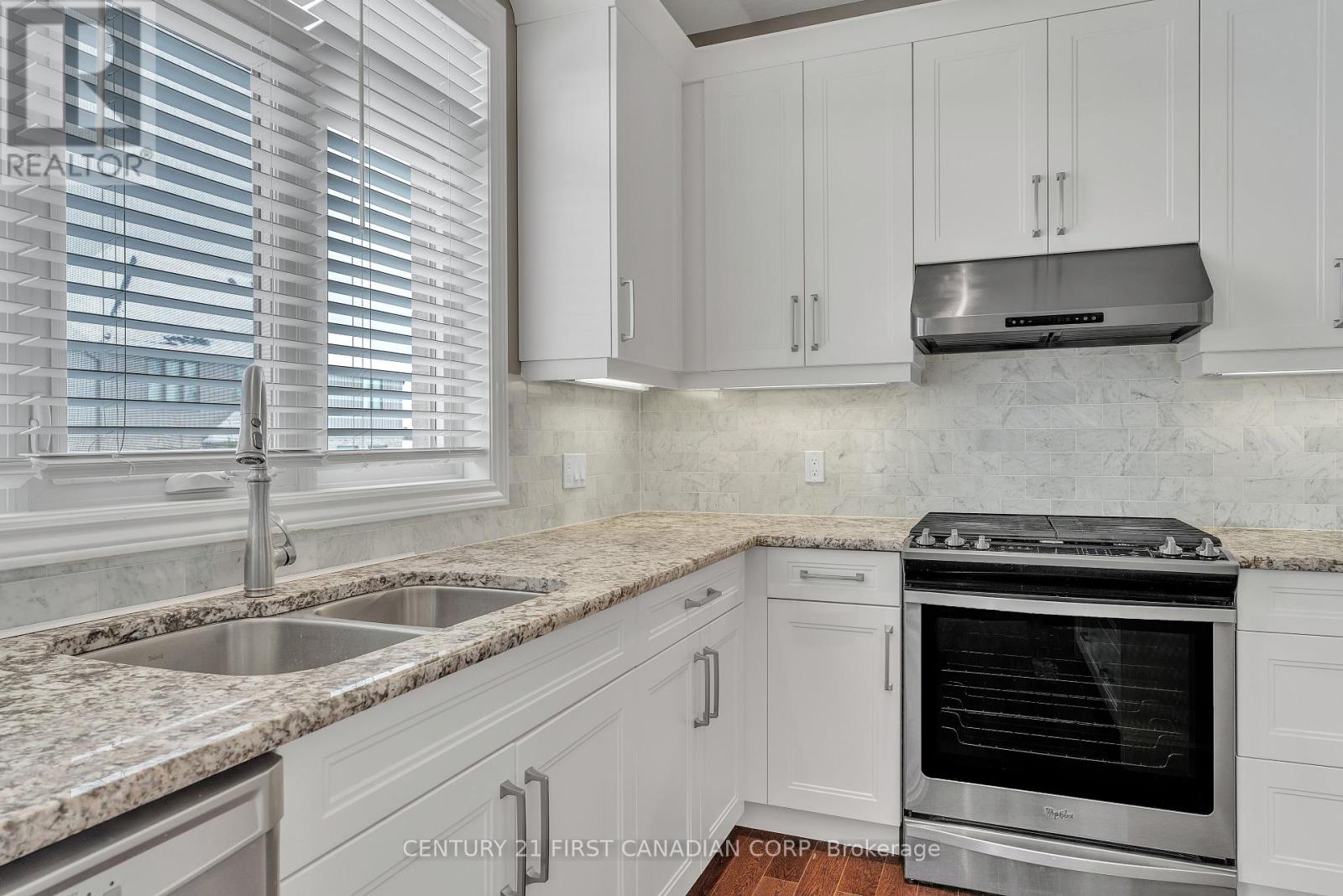 Photo 13 of 41 for 2258 Dauncey Crescent