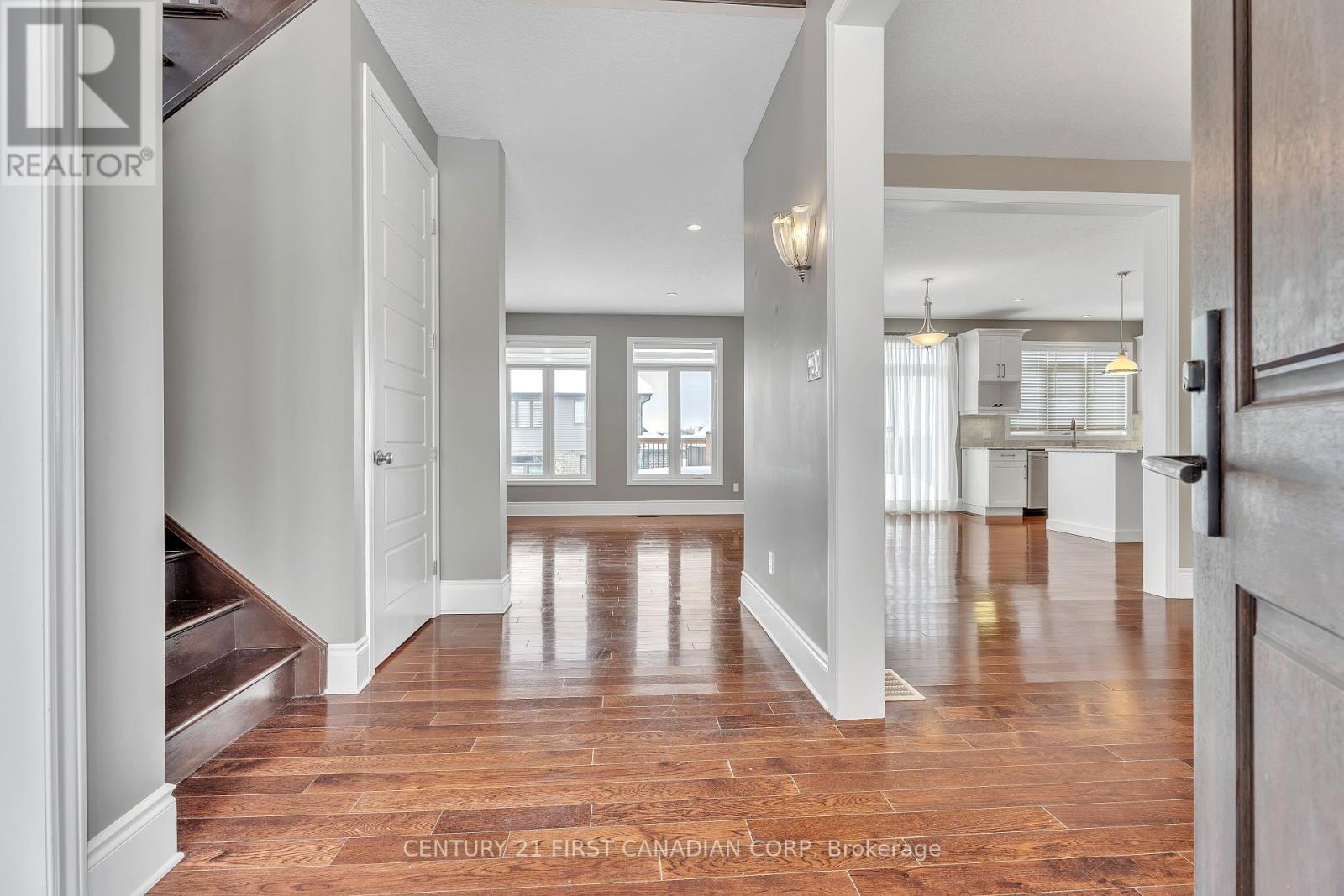 Photo 3 of 41 for 2258 Dauncey Crescent