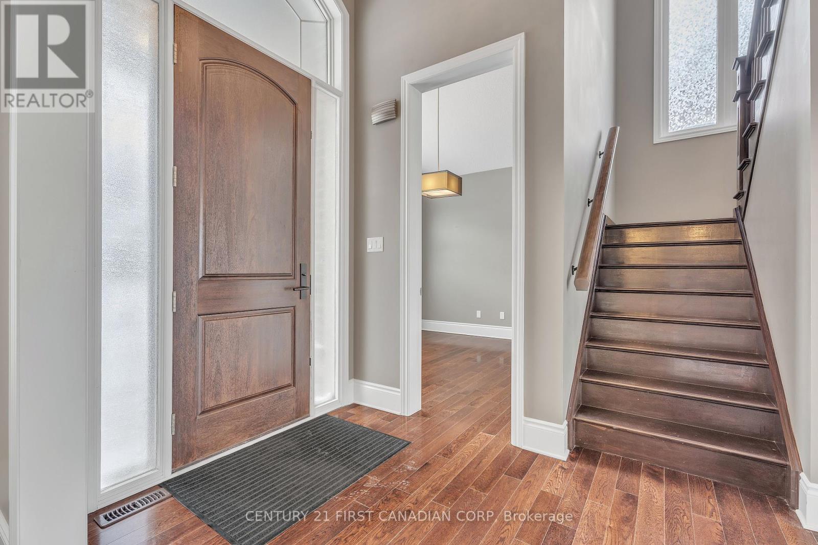 Photo 4 of 41 for 2258 Dauncey Crescent