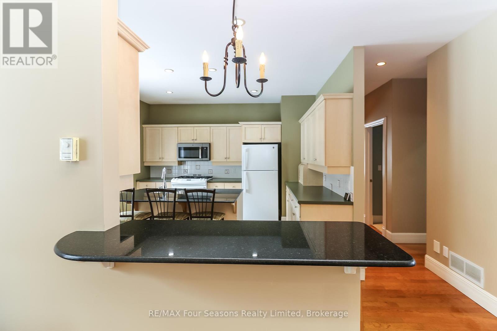 116 Augusta Crescent, Blue Mountains, Ontario  L9Y 0K7 - Photo 13 - X11985600