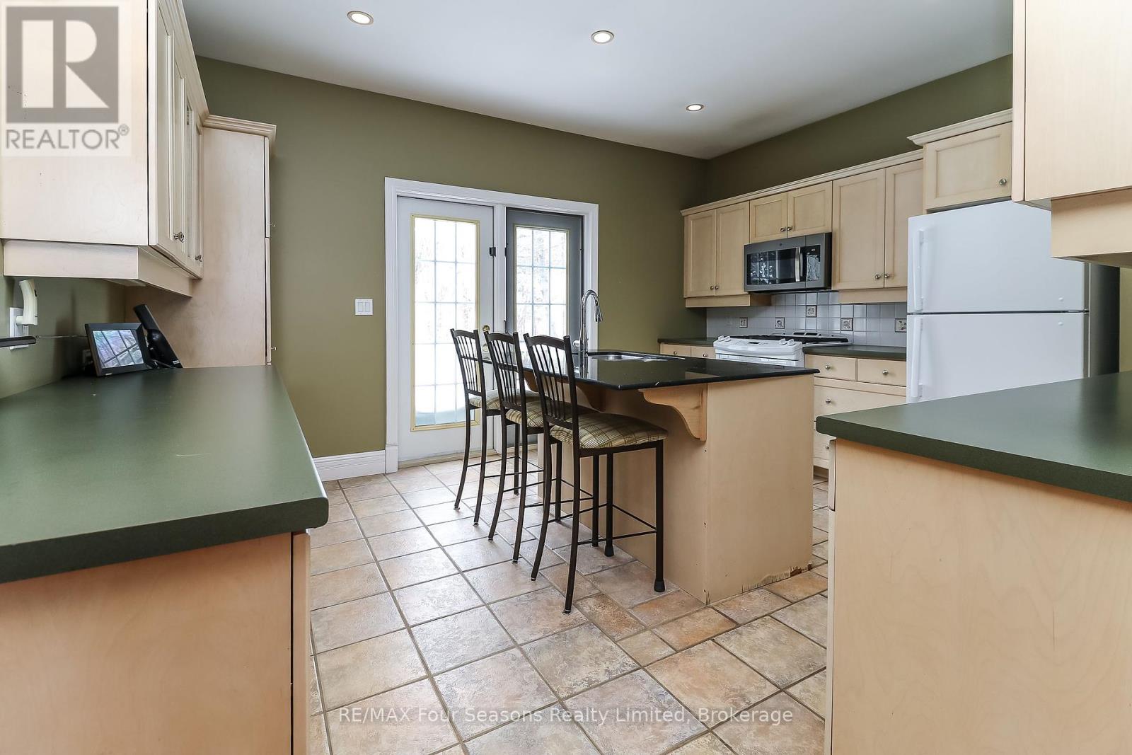 116 Augusta Crescent, Blue Mountains, Ontario  L9Y 0K7 - Photo 14 - X11985600