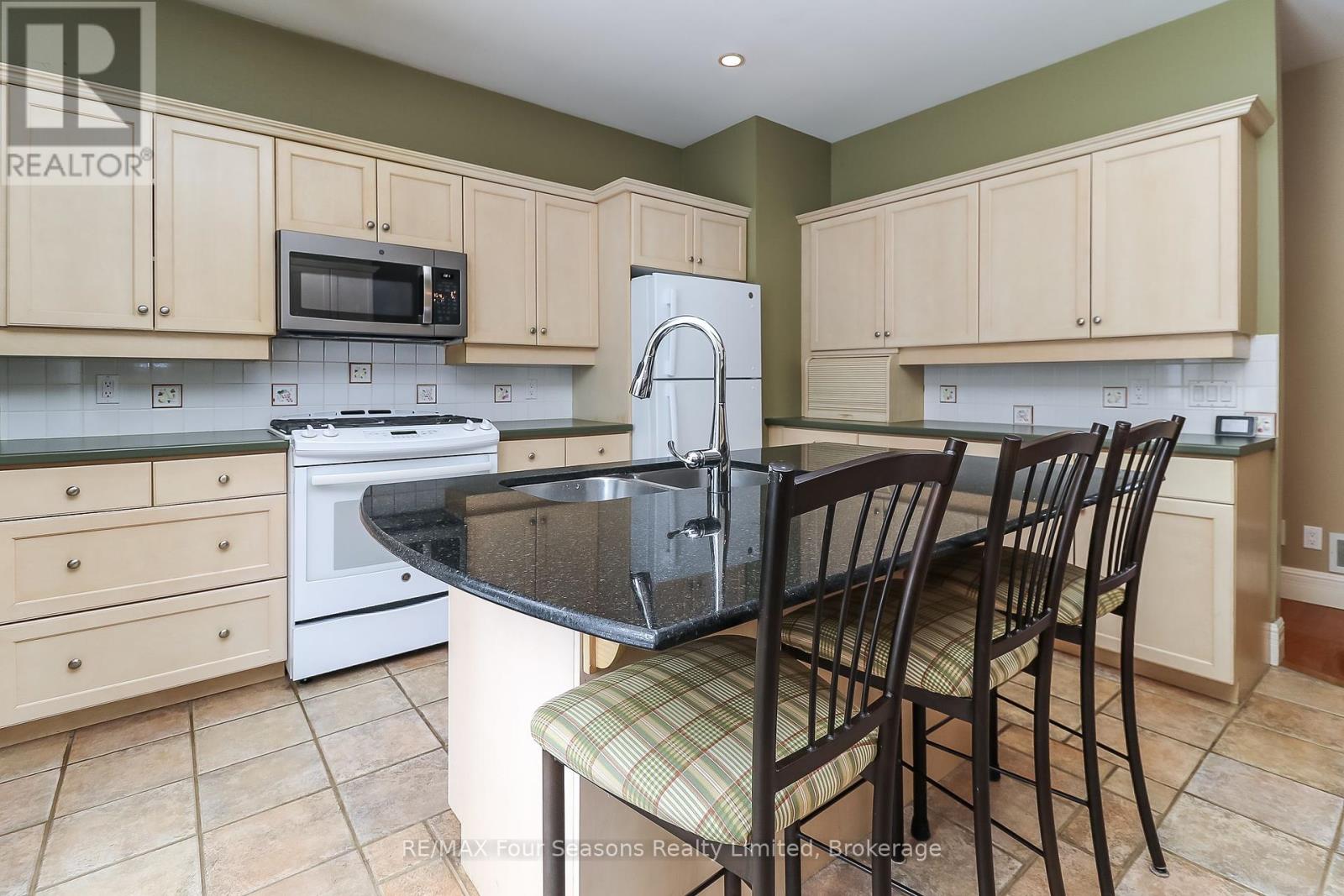 116 Augusta Crescent, Blue Mountains, Ontario  L9Y 0K7 - Photo 18 - X11985600