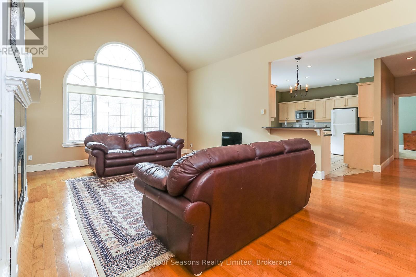 116 Augusta Crescent, Blue Mountains, Ontario  L9Y 0K7 - Photo 5 - X11985600