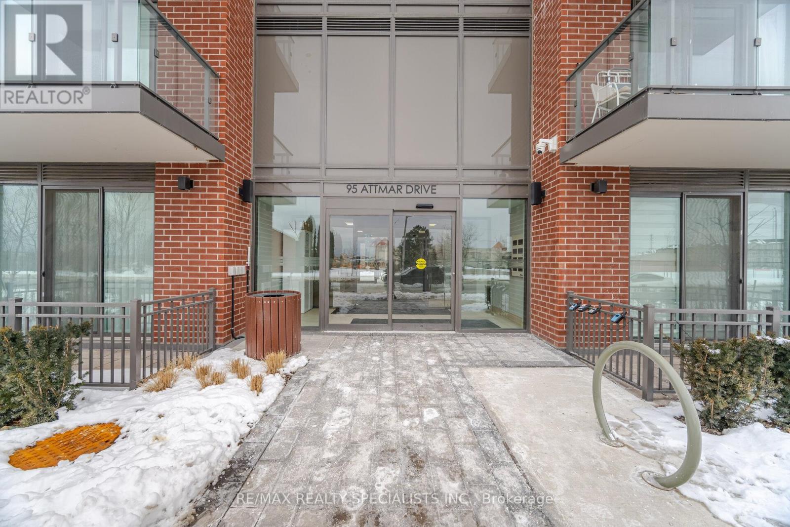 Property at 222-95 ATTMAR DRIVE image 3