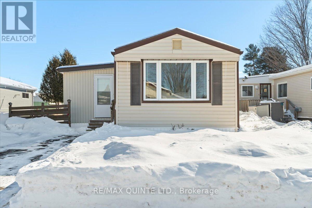 17 Finch Lane, Quinte West, Ontario K8N 4Z3 - Photo 1 - X11985683