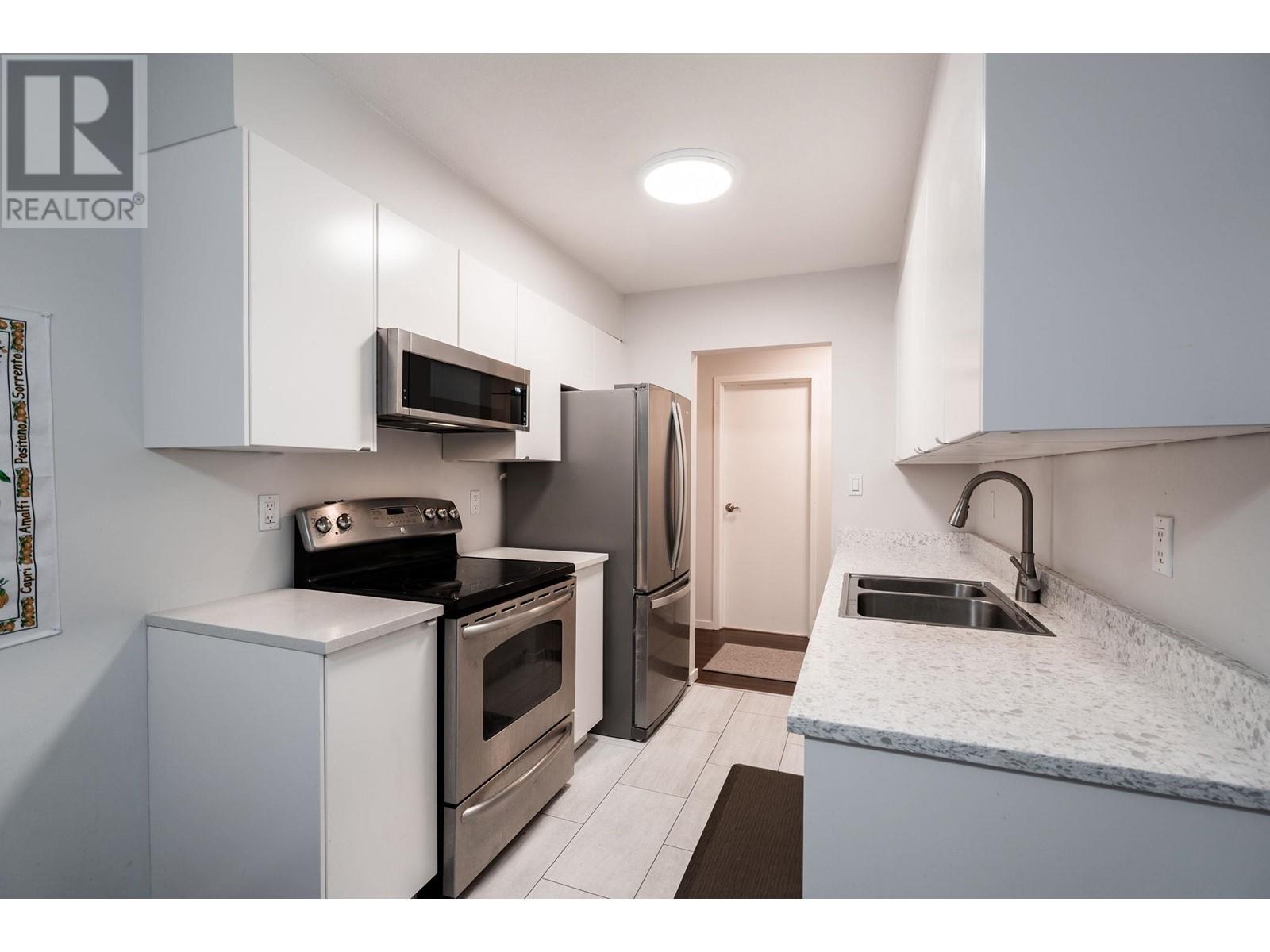 Listing Picture 4 of 28 : 417 4373 HALIFAX STREET, Burnaby / 本拿比 - 魯藝地產 Yvonne Lu Group - MLS Medallion Club Member
