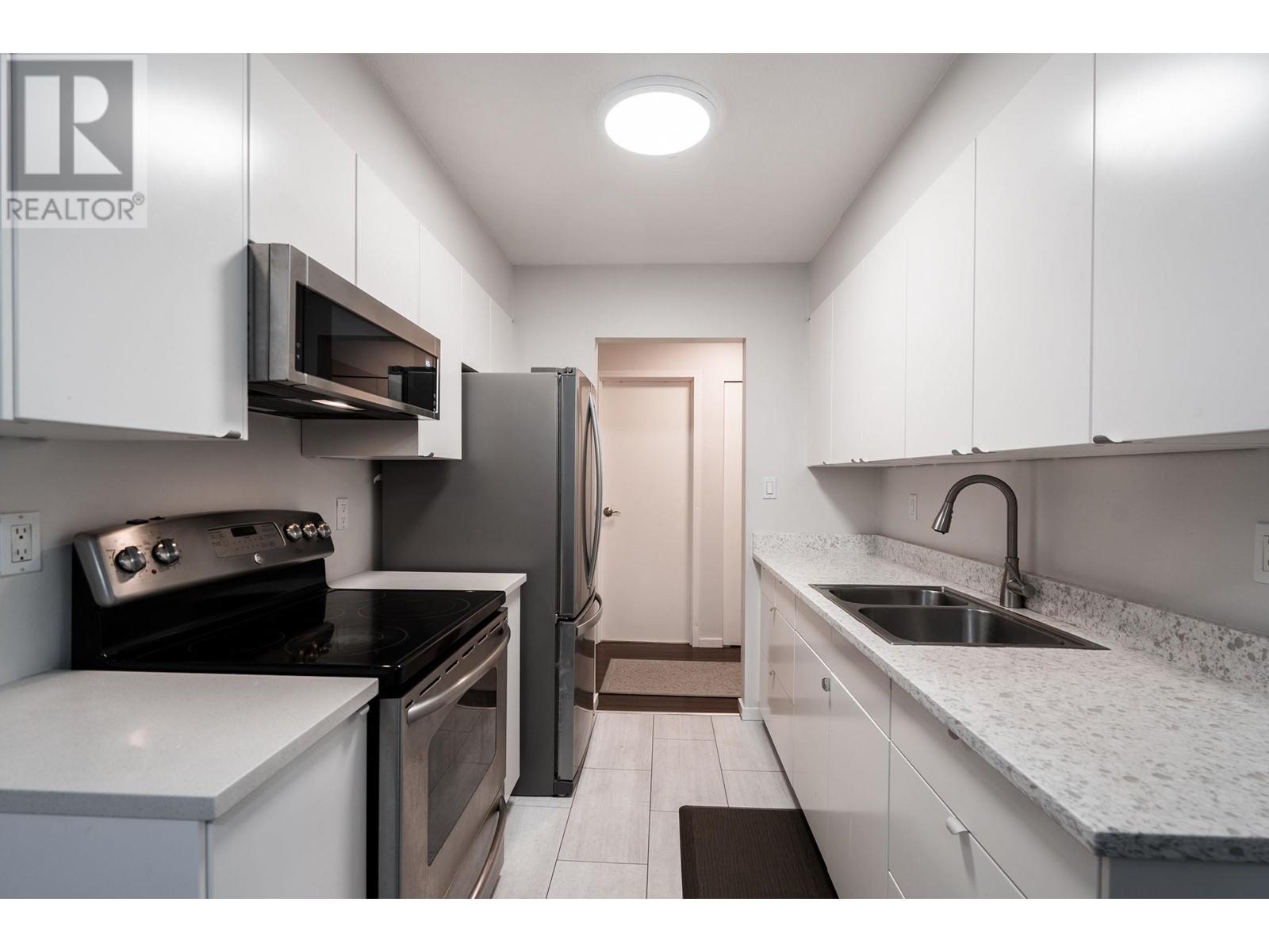 Listing Picture 3 of 28 : 417 4373 HALIFAX STREET, Burnaby / 本拿比 - 魯藝地產 Yvonne Lu Group - MLS Medallion Club Member