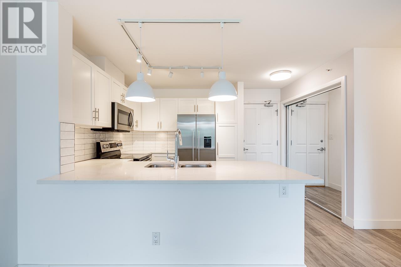 Listing Picture 14 of 40 : 705 4380 HALIFAX STREET, Burnaby / 本拿比 - 魯藝地產 Yvonne Lu Group - MLS Medallion Club Member
