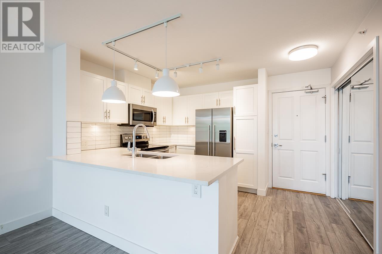 Listing Picture 15 of 40 : 705 4380 HALIFAX STREET, Burnaby / 本拿比 - 魯藝地產 Yvonne Lu Group - MLS Medallion Club Member