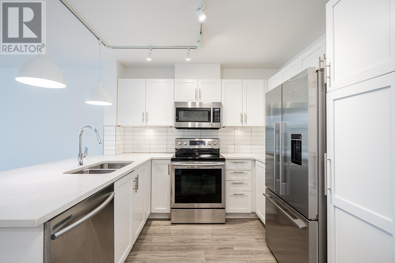 Listing Picture 17 of 40 : 705 4380 HALIFAX STREET, Burnaby / 本拿比 - 魯藝地產 Yvonne Lu Group - MLS Medallion Club Member
