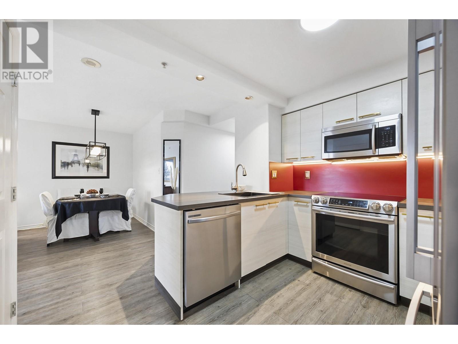 901 680 CLARKSON STREET, new westminster, British Columbia