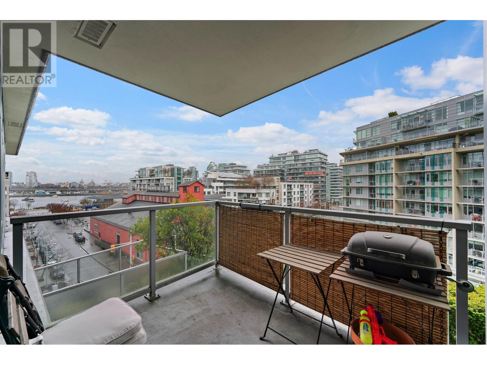 704 108 W 1ST AVENUE, Vancouver