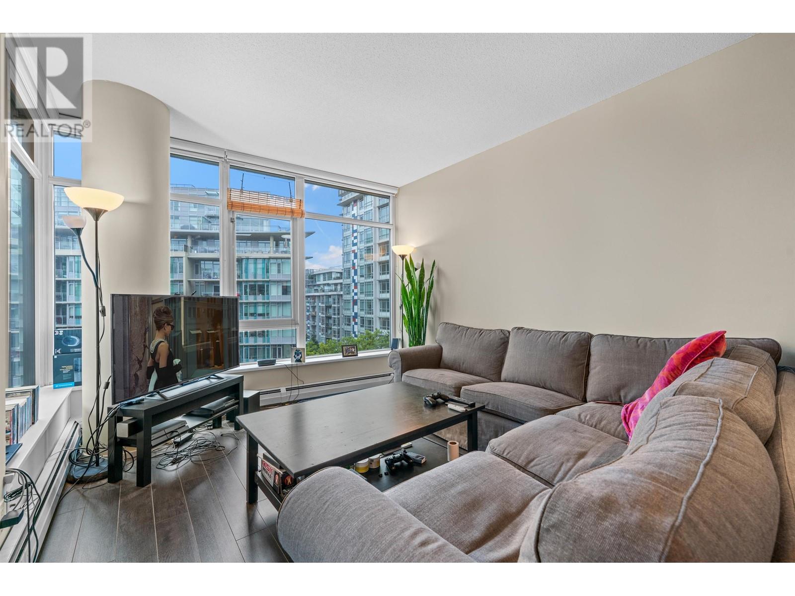 Listing Picture 10 of 29 : 704 108 W 1ST AVENUE, Vancouver / 溫哥華 - 魯藝地產 Yvonne Lu Group - MLS Medallion Club Member