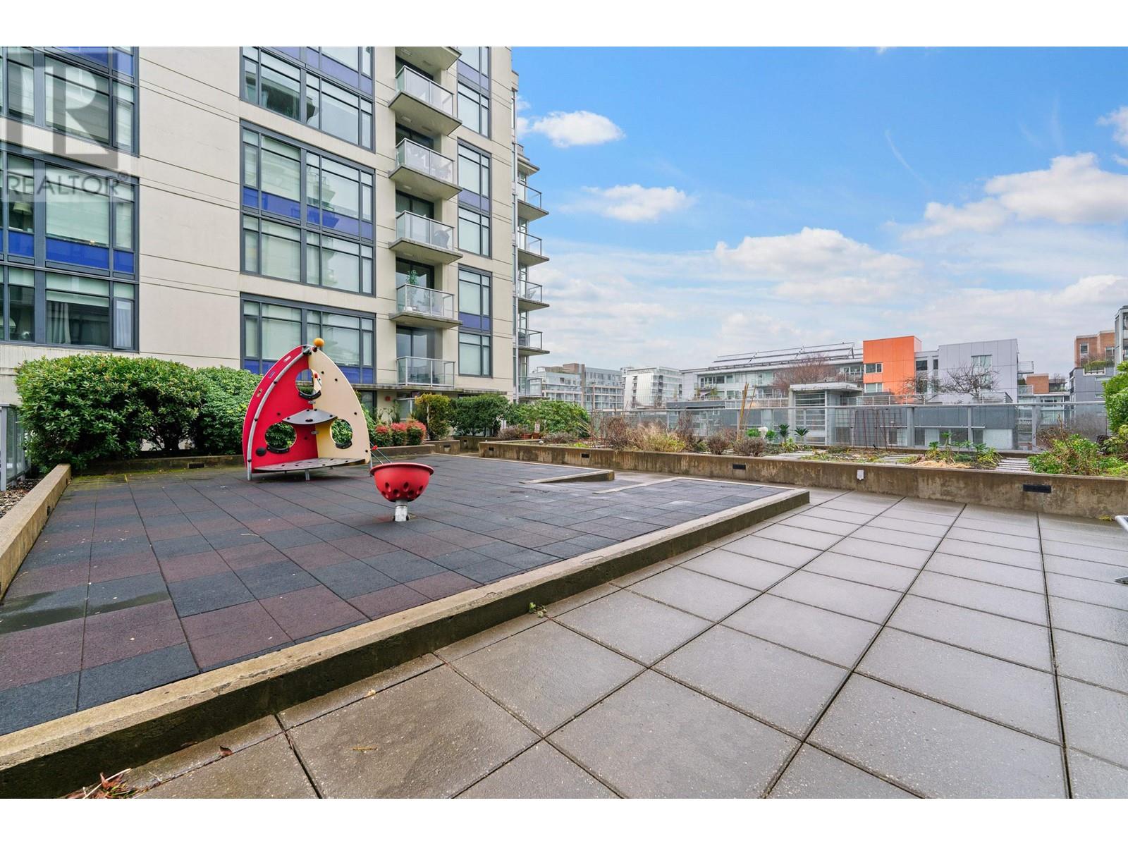 Listing Picture 22 of 29 : 704 108 W 1ST AVENUE, Vancouver / 溫哥華 - 魯藝地產 Yvonne Lu Group - MLS Medallion Club Member