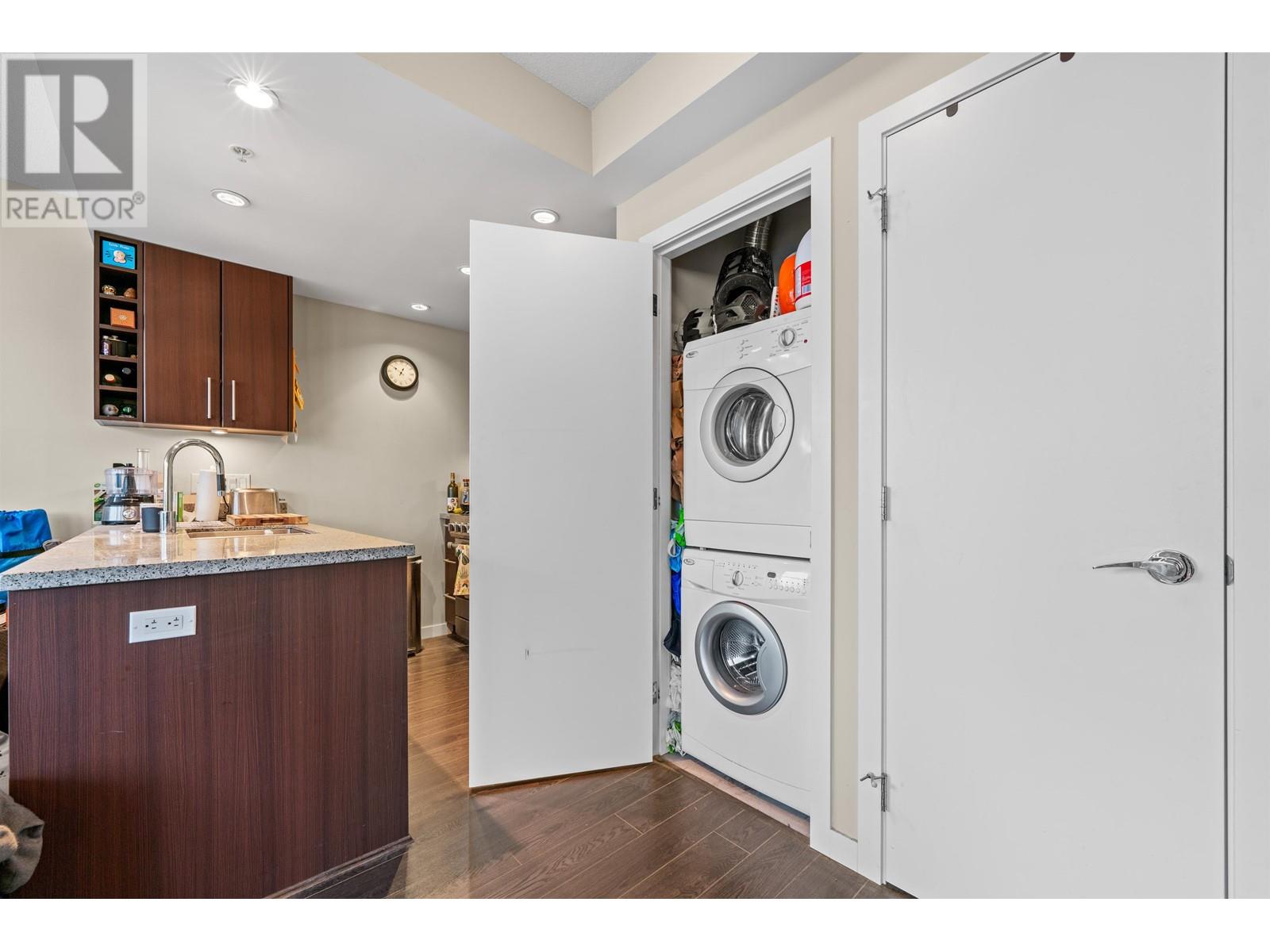 Listing Picture 5 of 29 : 704 108 W 1ST AVENUE, Vancouver / 溫哥華 - 魯藝地產 Yvonne Lu Group - MLS Medallion Club Member