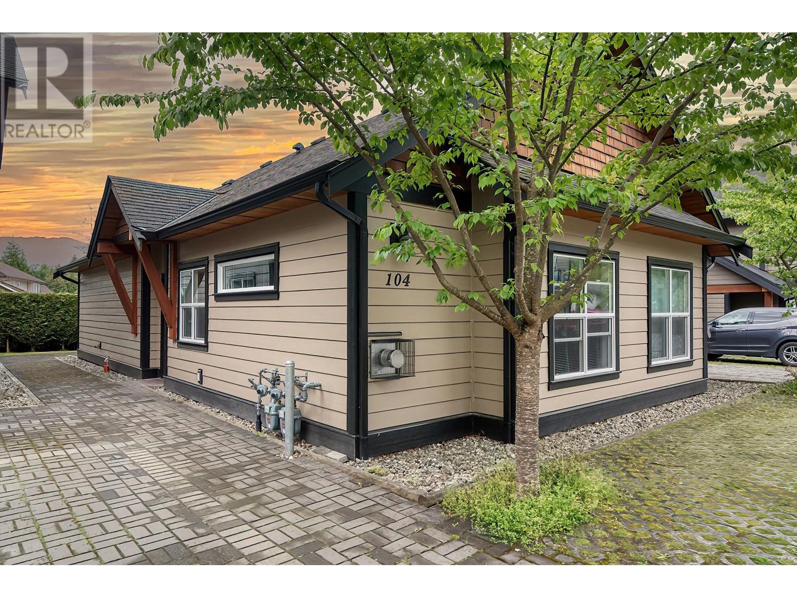 104 518 SHAW ROAD, Gibsons, British Columbia