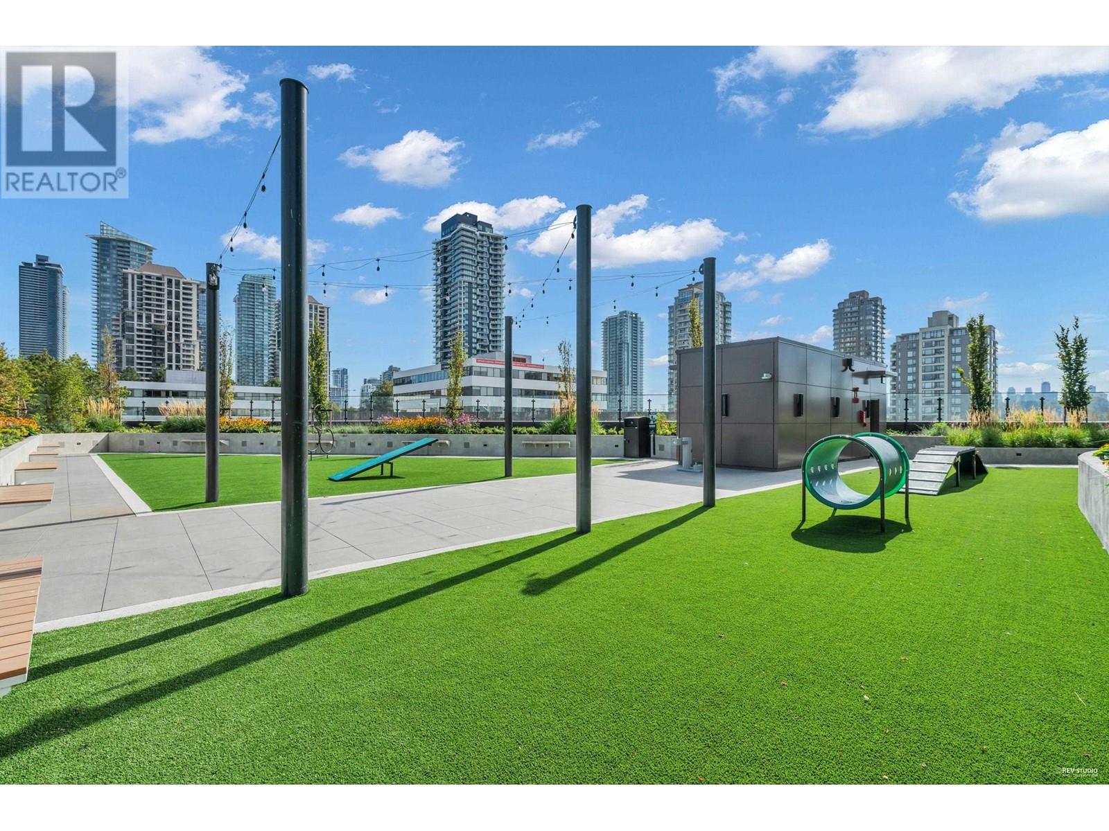 Listing Picture 23 of 23 : 1105 4168 LOUGHEED HIGHWAY, Burnaby / 本拿比 - 魯藝地產 Yvonne Lu Group - MLS Medallion Club Member