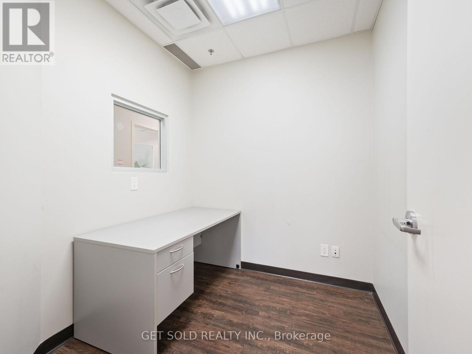 650 Fenmar Drive, Toronto, Ontario  M9L 1R7 - Photo 10 - W11985685