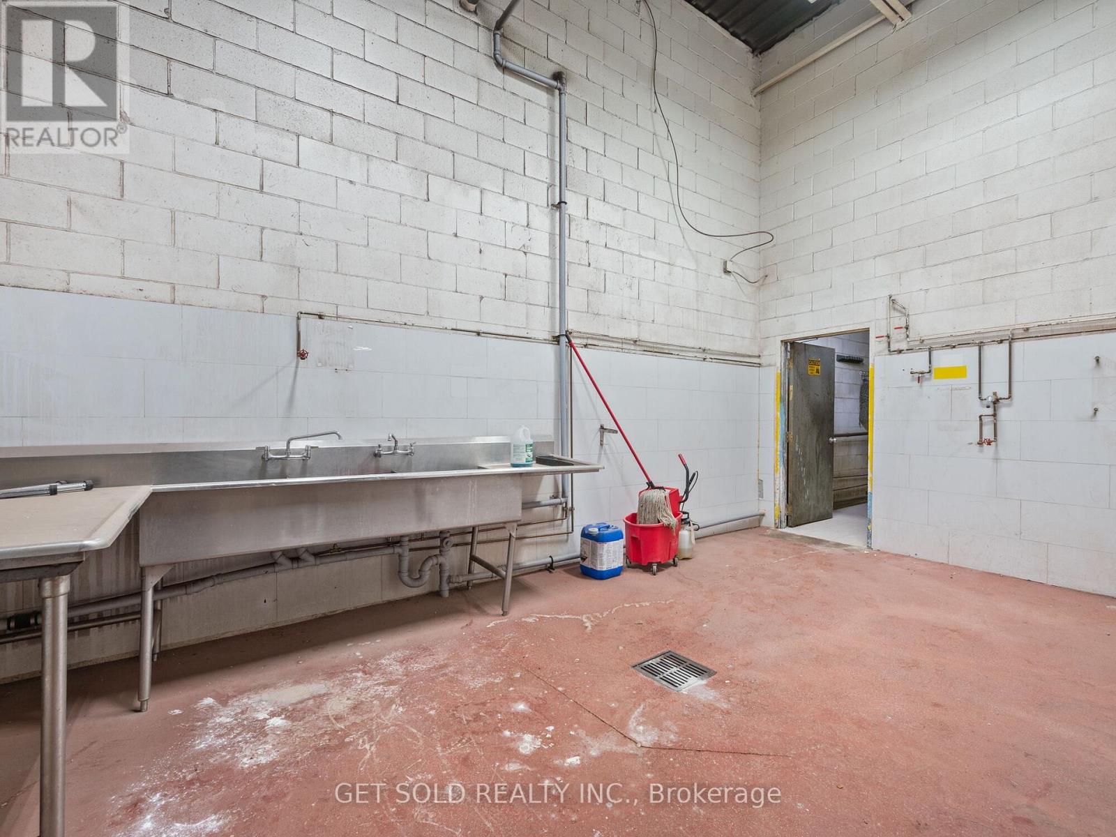 650 Fenmar Drive, Toronto, Ontario  M9L 1R7 - Photo 17 - W11985685