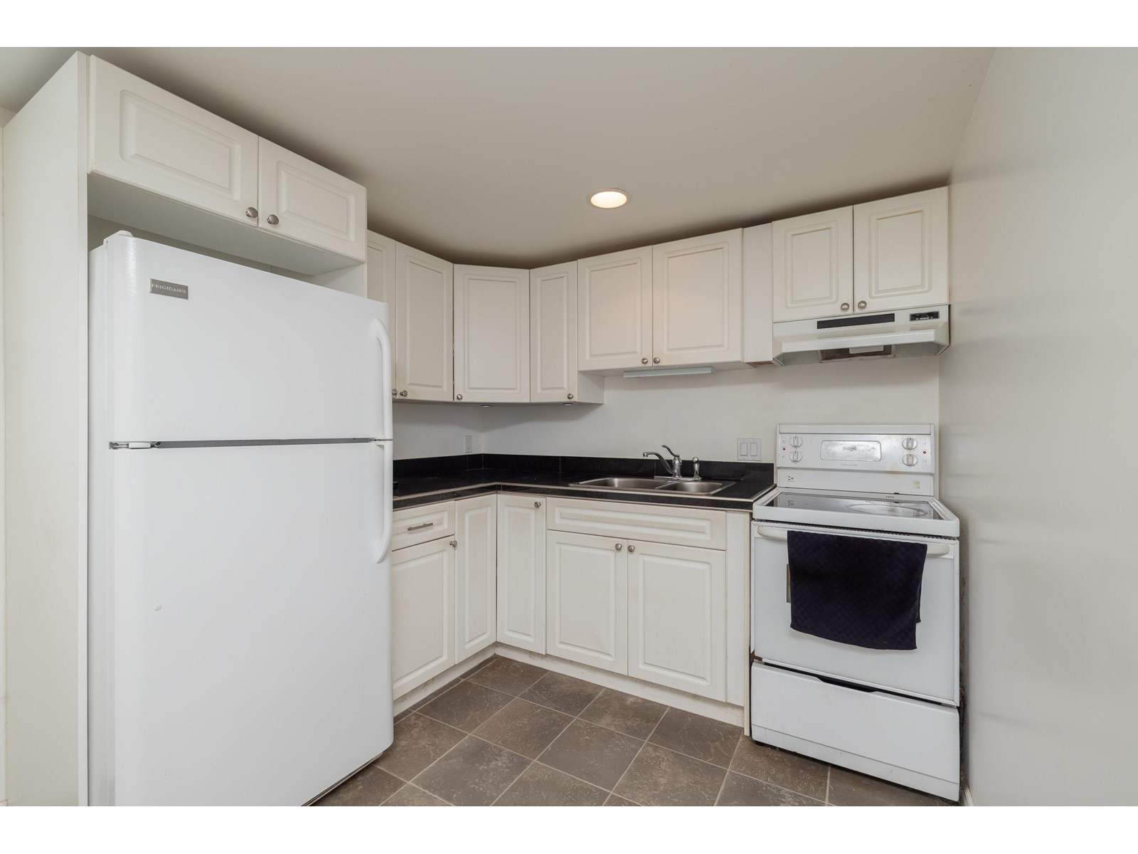 33506 Ihles Avenue, Mission, British Columbia  V2V 6Y1 - Photo 11 - R2964395