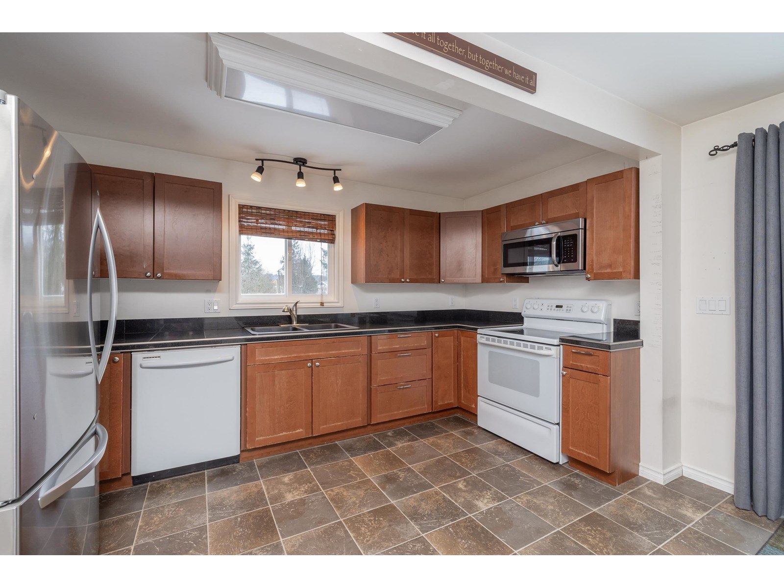 33506 Ihles Avenue, Mission, British Columbia  V2V 6Y1 - Photo 8 - R2964395