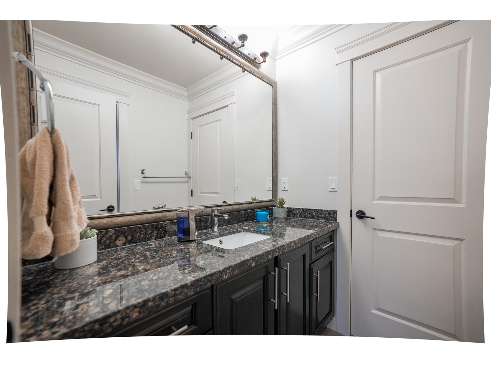 19910 73a Avenue, Langley, British Columbia  V2Y 3J3 - Photo 24 - R2964526