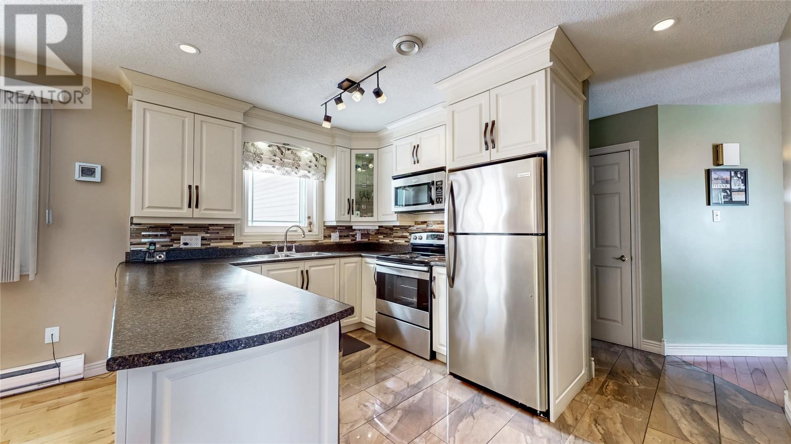 Property at 75 Main Street image 4