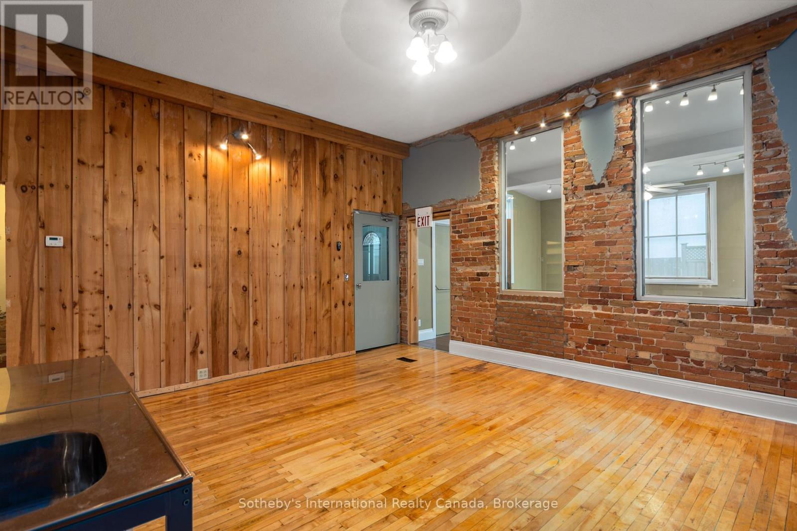 98 Main Street, Penetanguishene, Ontario  L9M 1T5 - Photo 10 - S11985839