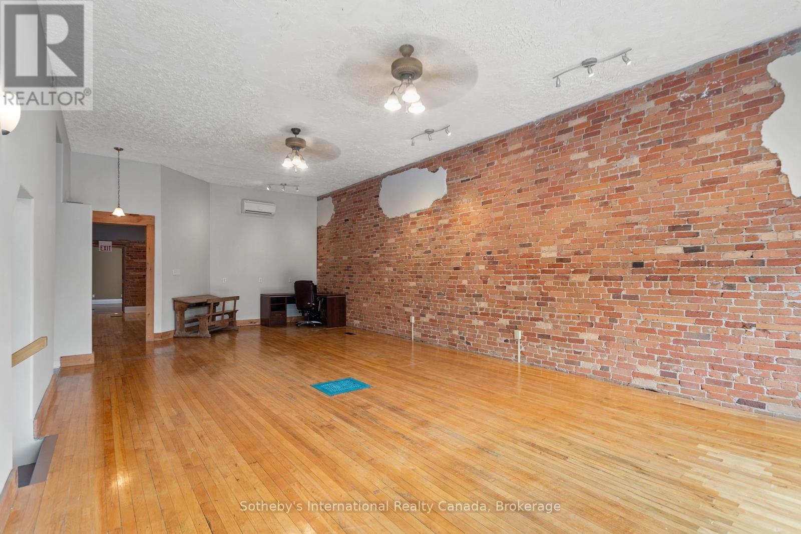 98 Main Street, Penetanguishene, Ontario  L9M 1T5 - Photo 5 - S11985839