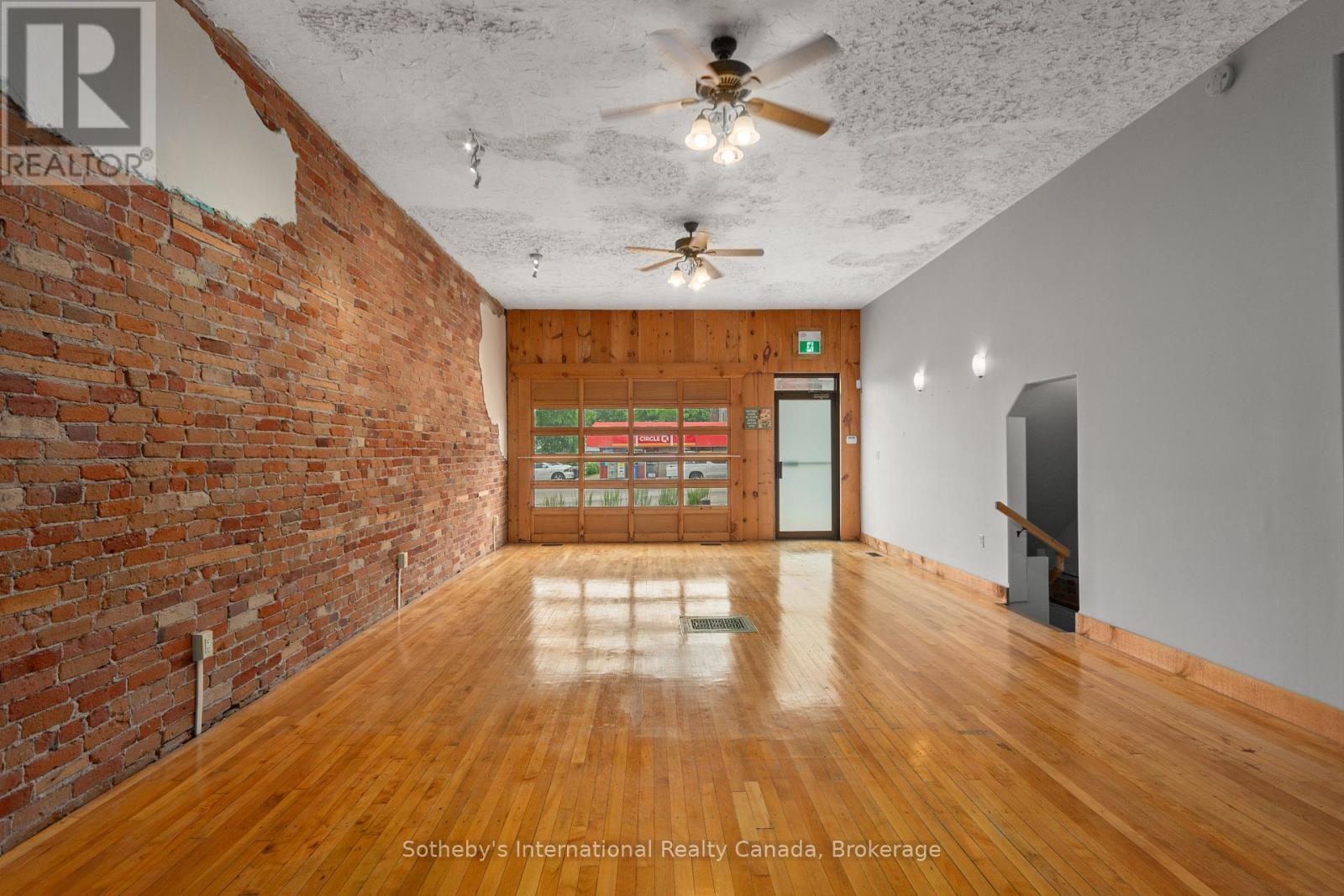 98 Main Street, Penetanguishene, Ontario  L9M 1T5 - Photo 6 - S11985839