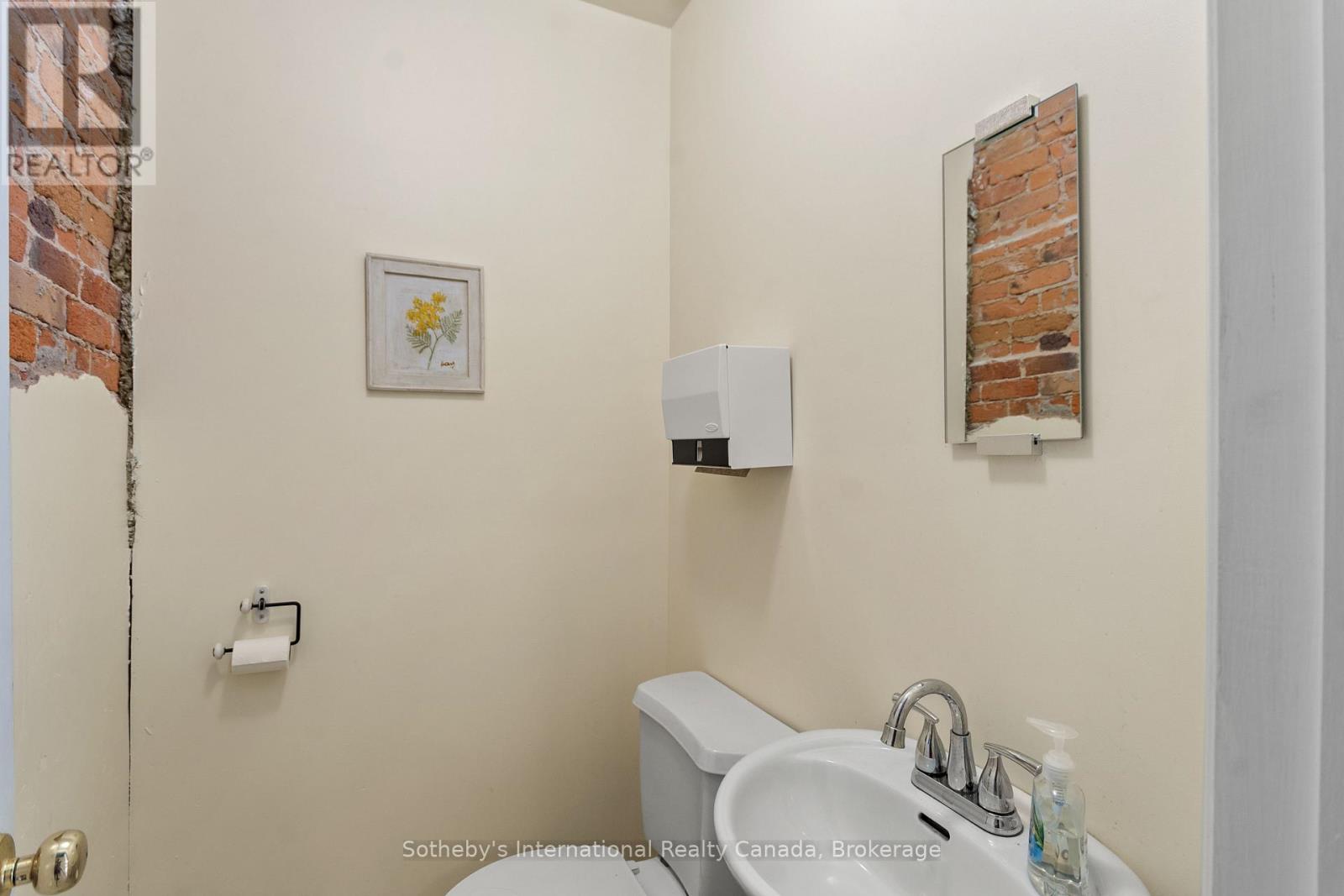 98 Main Street, Penetanguishene, Ontario  L9M 1T5 - Photo 7 - S11985839