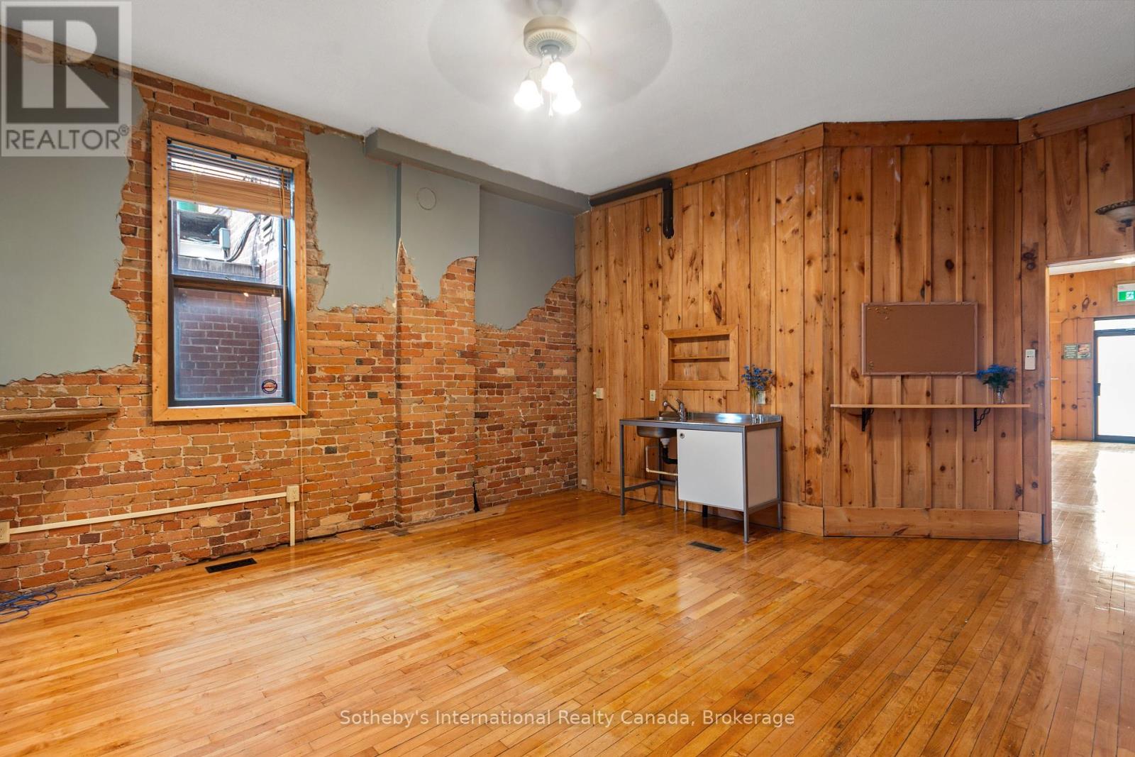 98 Main Street, Penetanguishene, Ontario  L9M 1T5 - Photo 9 - S11985839