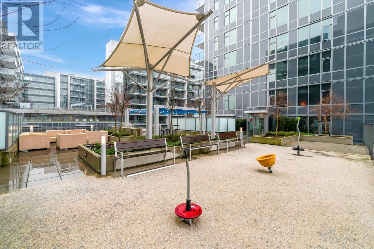 Listing Picture 22 of 29 : 609 8555 CAPSTAN WAY, Richmond / 烈治文 - 魯藝地產 Yvonne Lu Group - MLS Medallion Club Member