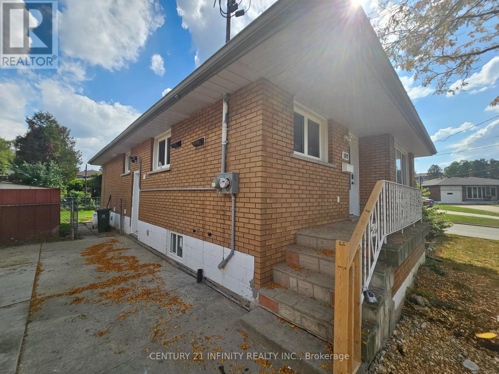 109 PURDY CRESCENT, Hamilton, Ontario