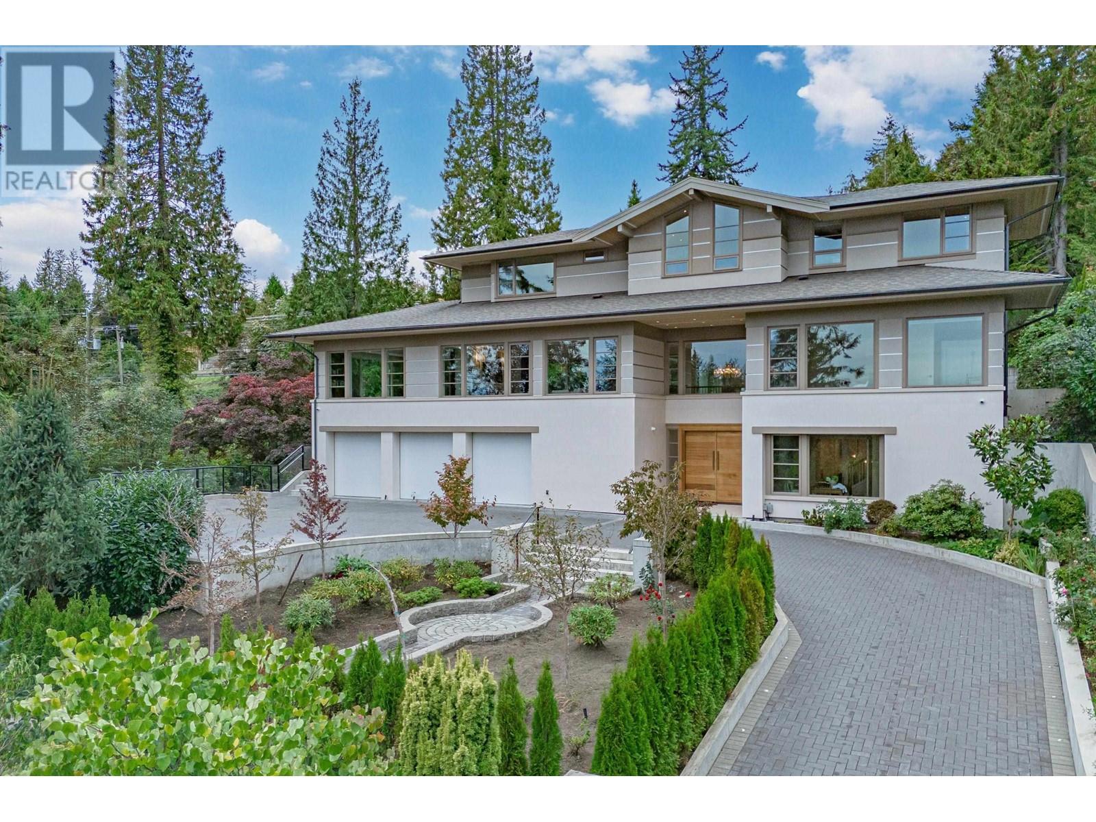 565 Robin Hood Road, West Vancouver, British Columbia  V7S 1T4 - Photo 2 - R2933803