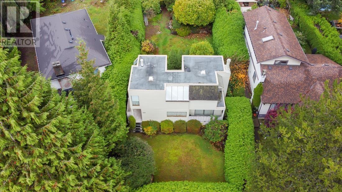 458 W 25th Street, North Vancouver, British Columbia  V7N 2G2 - Photo 1 - R2969784