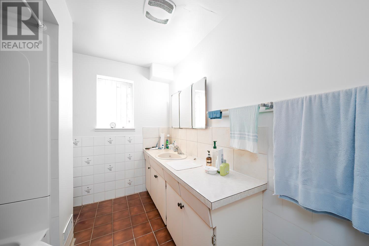 2328 Graveley Street, Vancouver, British Columbia  V5L 3C4 - Photo 15 - R2968715