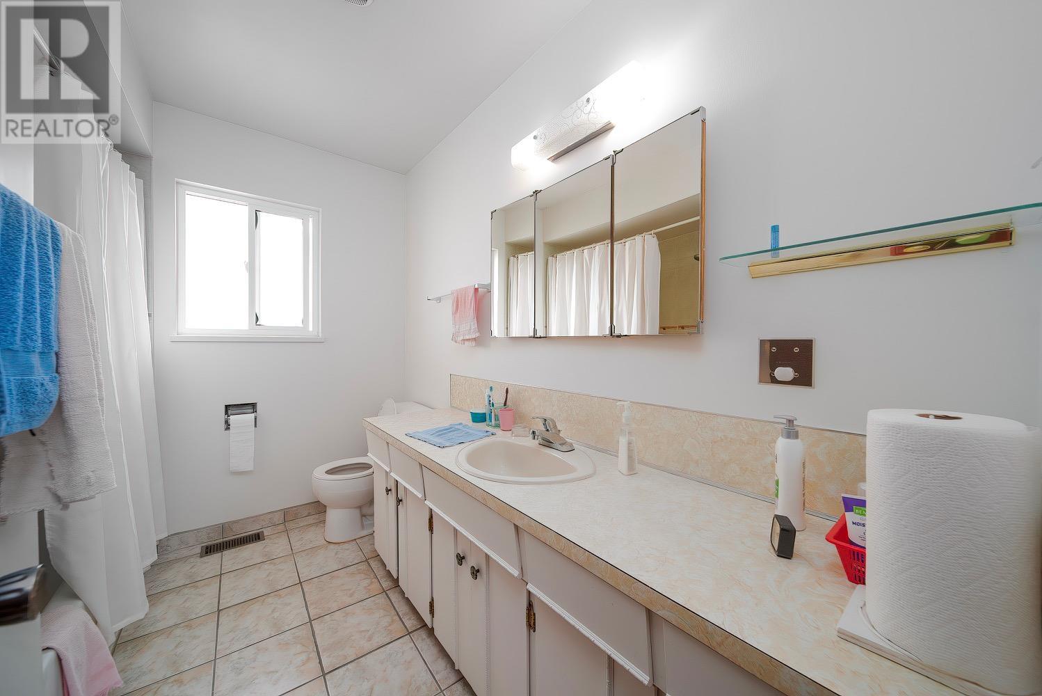 2328 Graveley Street, Vancouver, British Columbia  V5L 3C4 - Photo 11 - R2968715