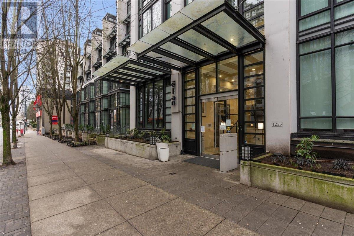 Listing Picture 4 of 25 : 1105 1255 SEYMOUR STREET, Vancouver / 溫哥華 - 魯藝地產 Yvonne Lu Group - MLS Medallion Club Member