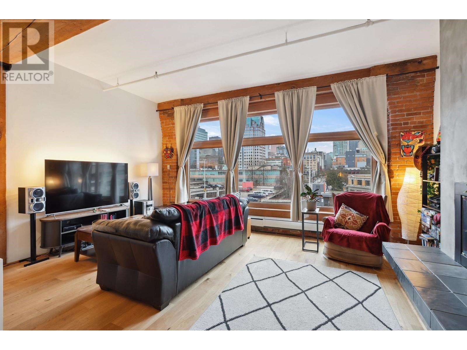 702 518 Beatty Street, Vancouver, British Columbia  V6B 6G8 - Photo 1 - R2969739