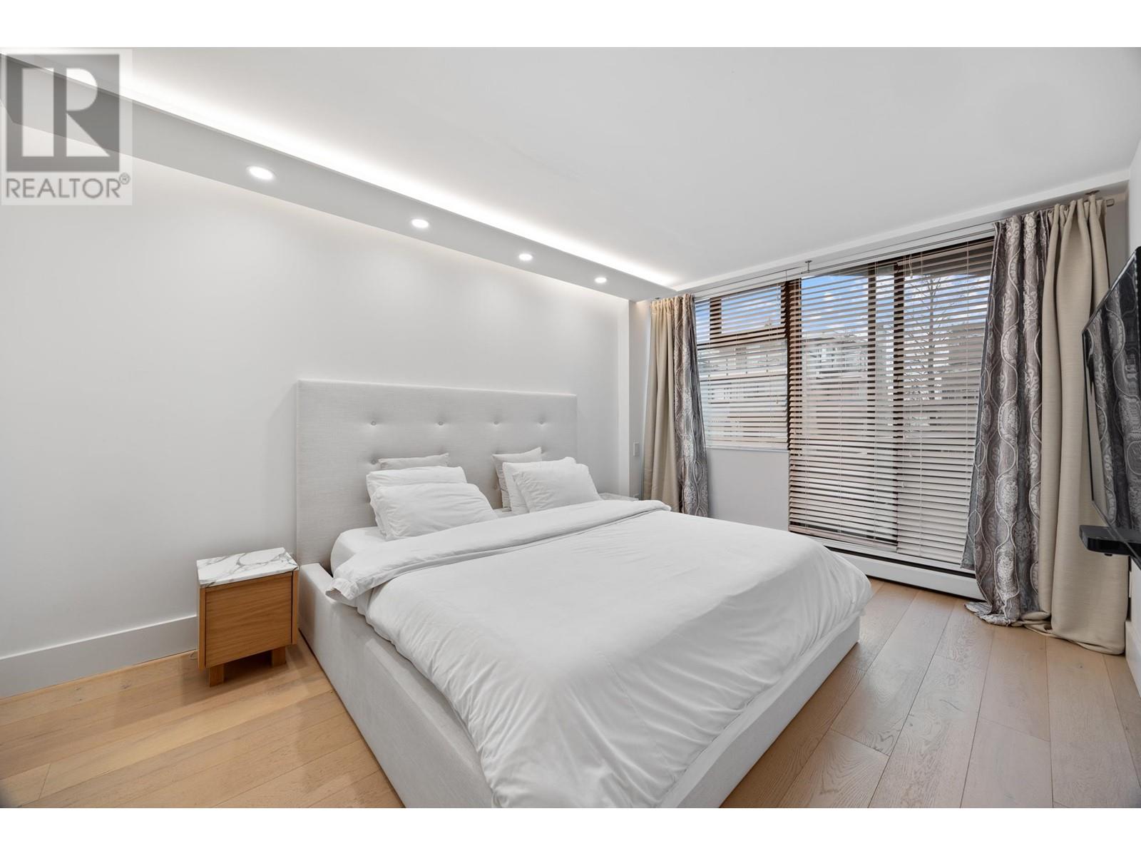 Listing Picture 11 of 13 : 202 2445 W 3RD AVENUE, Vancouver / 溫哥華 - 魯藝地產 Yvonne Lu Group - MLS Medallion Club Member