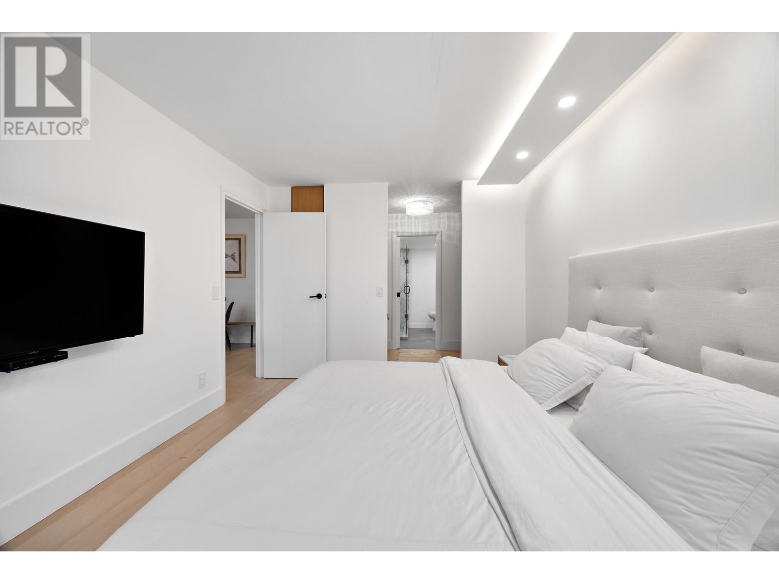 Listing Picture 13 of 13 : 202 2445 W 3RD AVENUE, Vancouver / 溫哥華 - 魯藝地產 Yvonne Lu Group - MLS Medallion Club Member