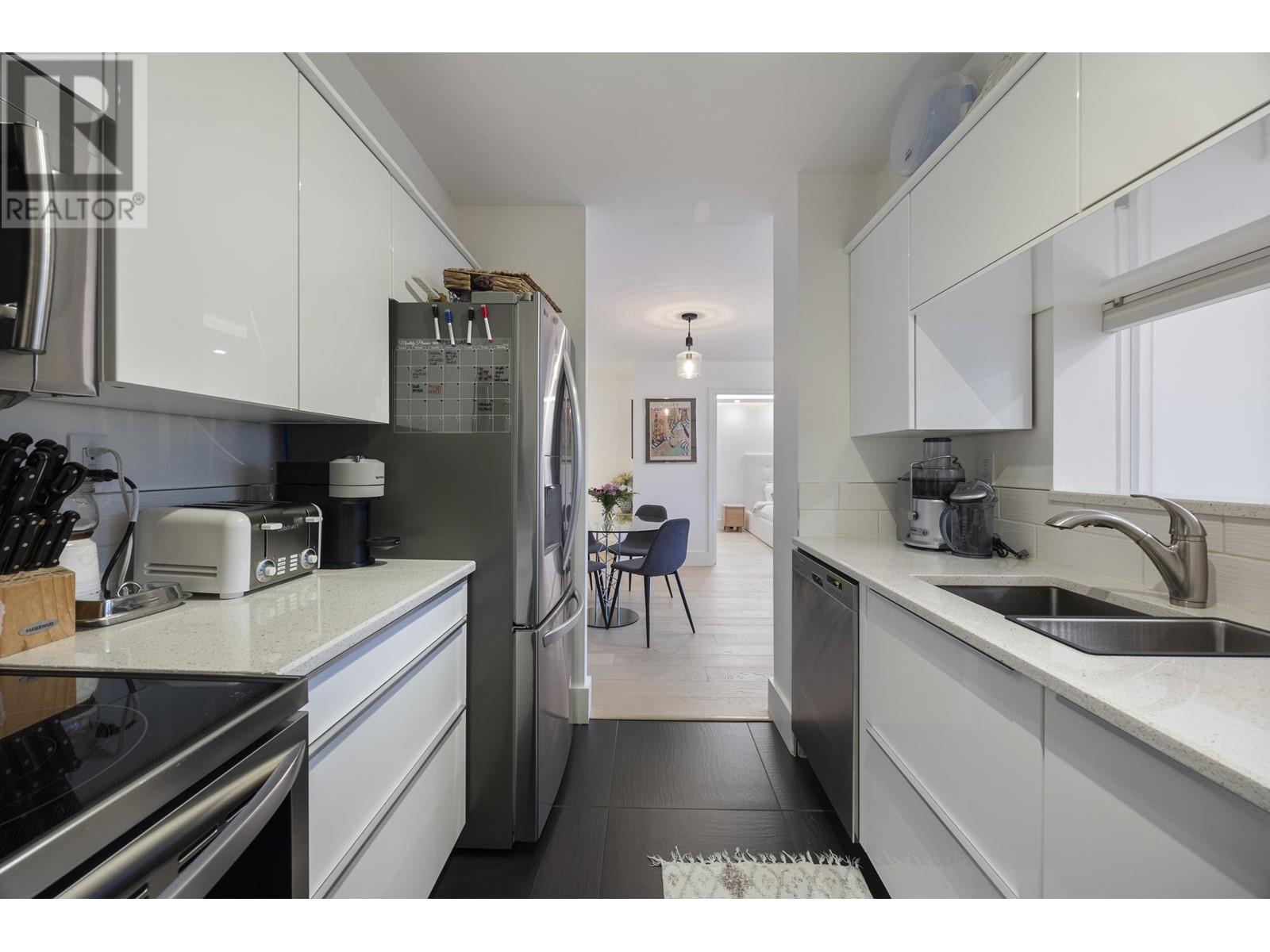 Listing Picture 8 of 13 : 202 2445 W 3RD AVENUE, Vancouver / 溫哥華 - 魯藝地產 Yvonne Lu Group - MLS Medallion Club Member