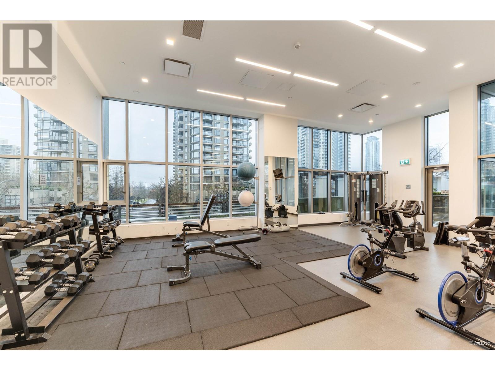 Listing Picture 16 of 18 : 709 2388 MADISON AVENUE, Burnaby / 本拿比 - 魯藝地產 Yvonne Lu Group - MLS Medallion Club Member