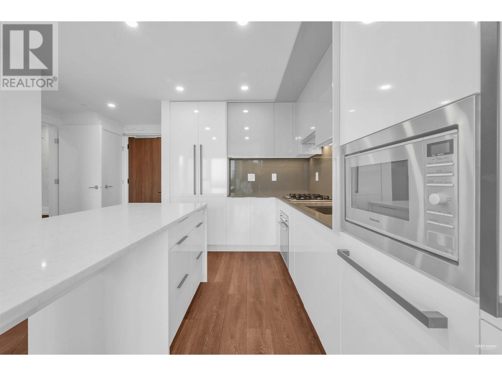 Listing Picture 7 of 36 : 1003 4711 HAZEL STREET, Burnaby / 本拿比 - 魯藝地產 Yvonne Lu Group - MLS Medallion Club Member